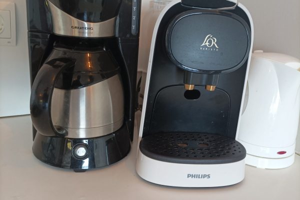 Cafetière à filtre & à capsule "Philips l'Or Barista".