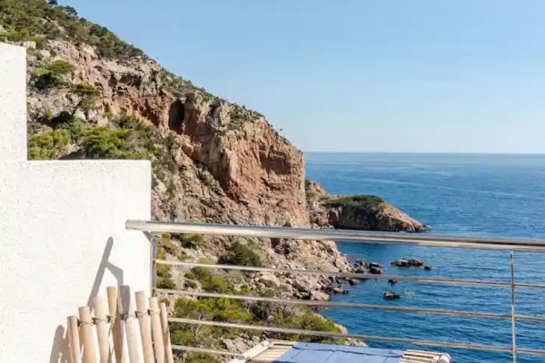 Screenshot_2025-06-06-05-09-25-220-edit_com.airbnb.android